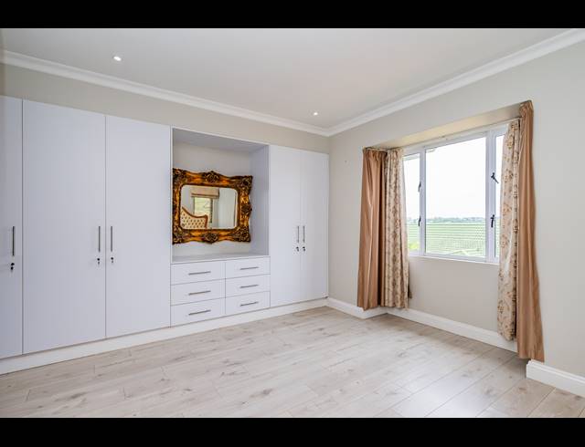2 BEDROOM SECTIONAL TITLE FOR SALE IN KINDLEWOOD ESTATE
